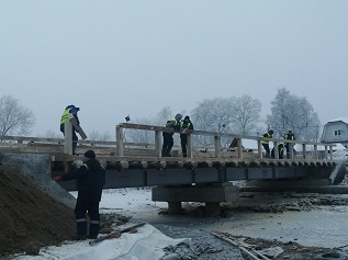 В Приморском районе завершается капитальный ремонт моста через реку Ляна