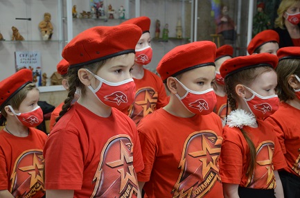 86 учащихся из пяти школ Приморского района пополнили ряды Юнармии  