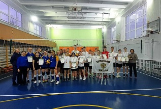В Приморском районе состоялся волейбольный турнир среди школьников