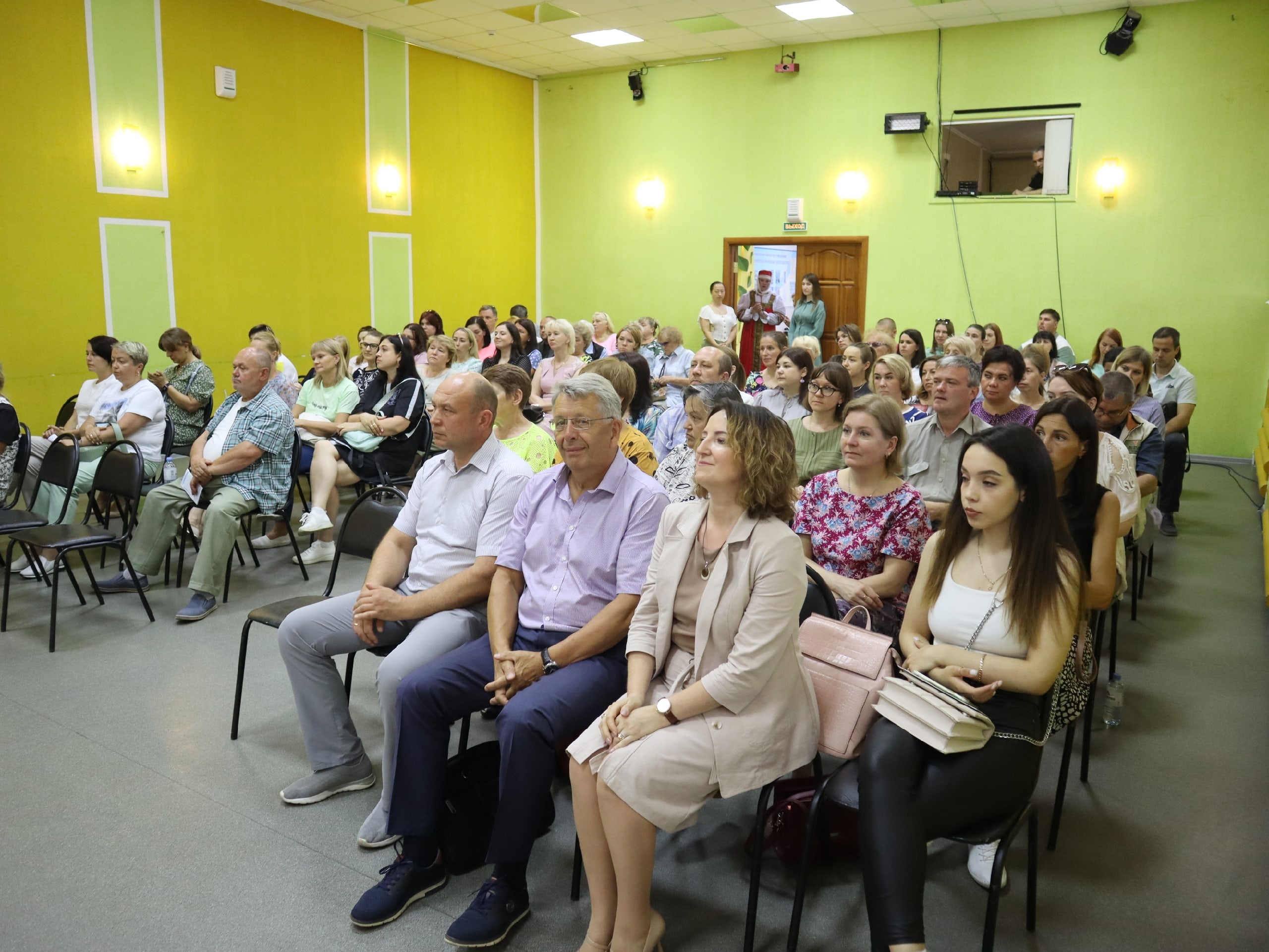 В Доме культуры поселка Уемский состоялась публичная презентация проекта "Комфортное Поморье".