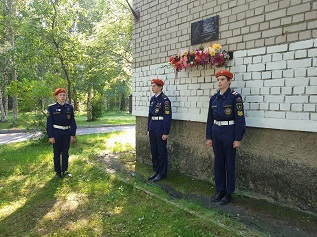 В Уйме почтили память героя-милиционера Сергея Выборнова