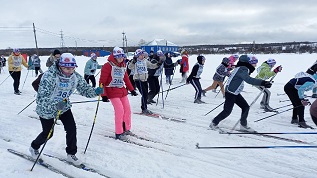 Более 120 жителей Приморского района вышли на Лыжню России