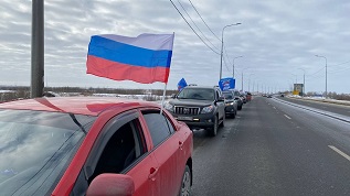 В Приморском районе прошел патриотический автопробег в поддержку российских военных