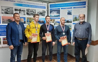 В Приморском районе состялся Чемпионат по русским шашкам